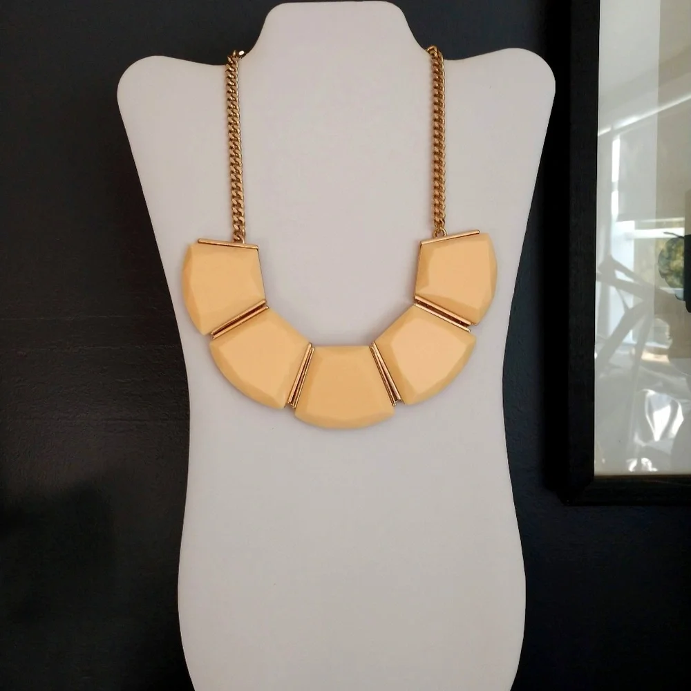 Cream flat beaded necklace